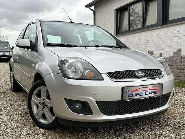 Ford Fiesta 1.3i Ambiente AIRCO/BLUETOOTH/GPS/GARANTIE 12, Autos, 144 g/km, Argent ou Gris, Achat, 50 kW