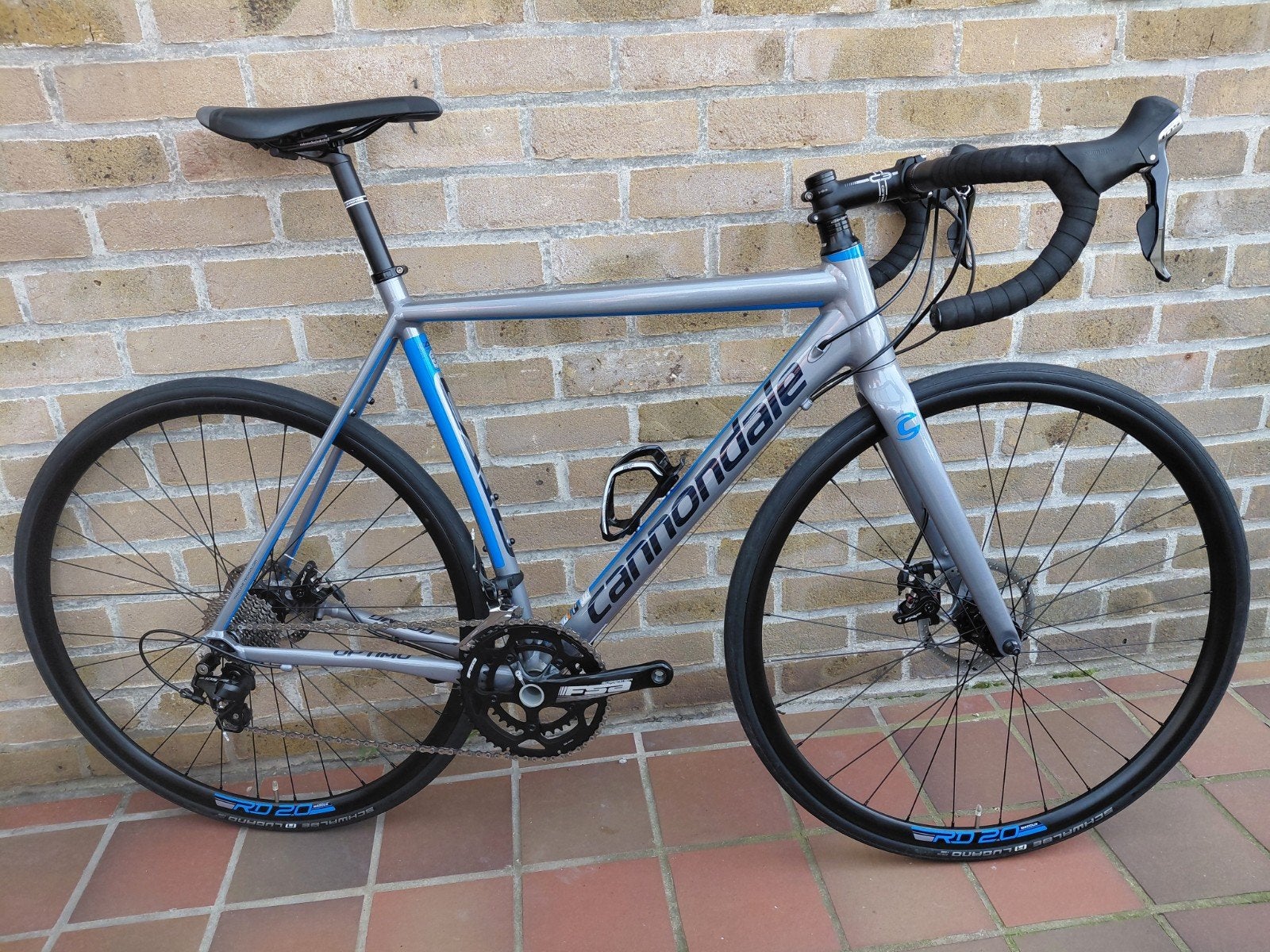 Vélo de route Cannondale Optimo DISC - PAS 500 km - EXCELLEN, Comme neuf, Enlèvement, 28 pouces, Plus de 20 vitesses