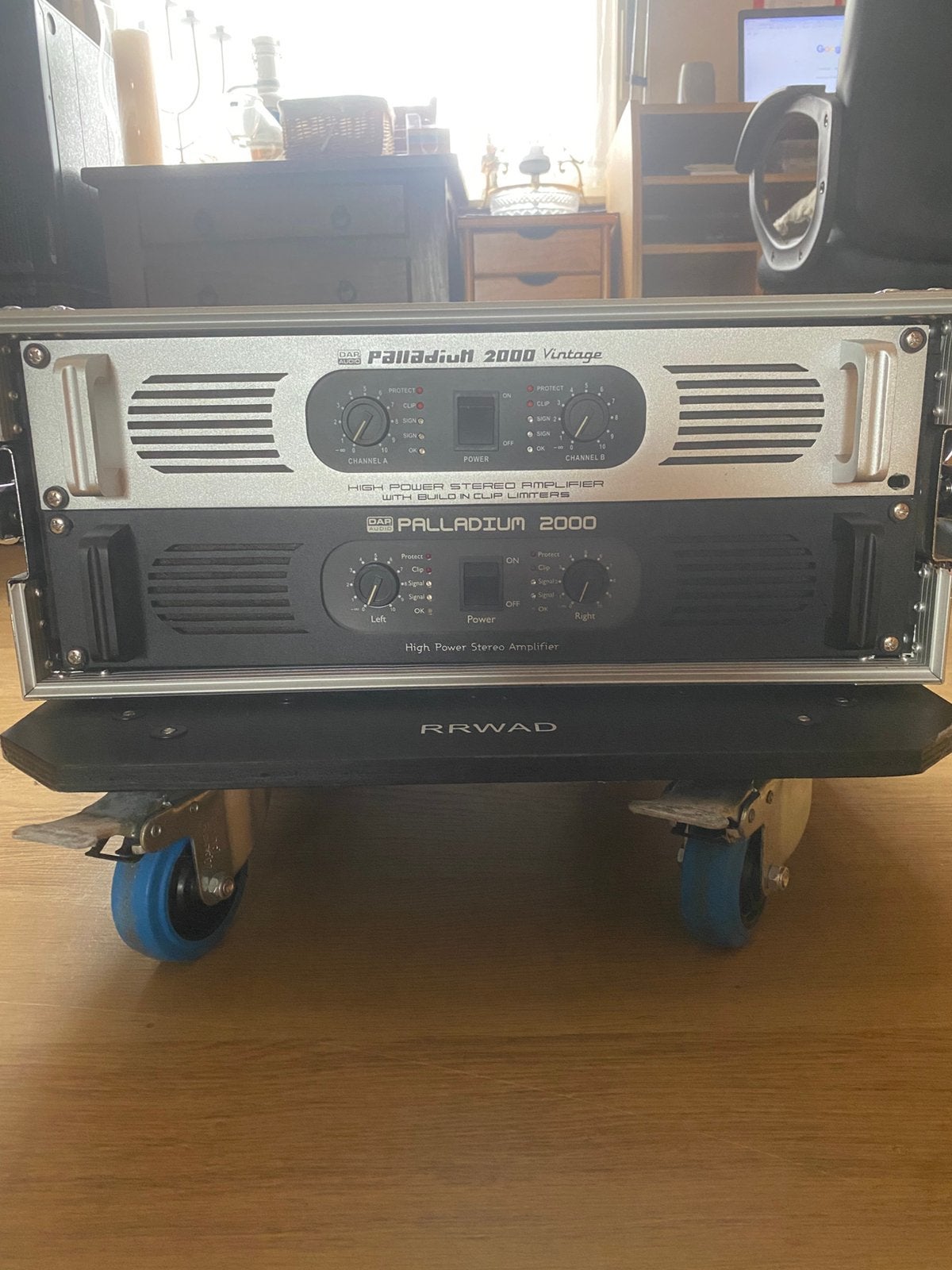 2 x versterker Dap Audio Palladium  met Flightcase, Muziek en Instrumenten, Ophalen, Zo goed als nieuw