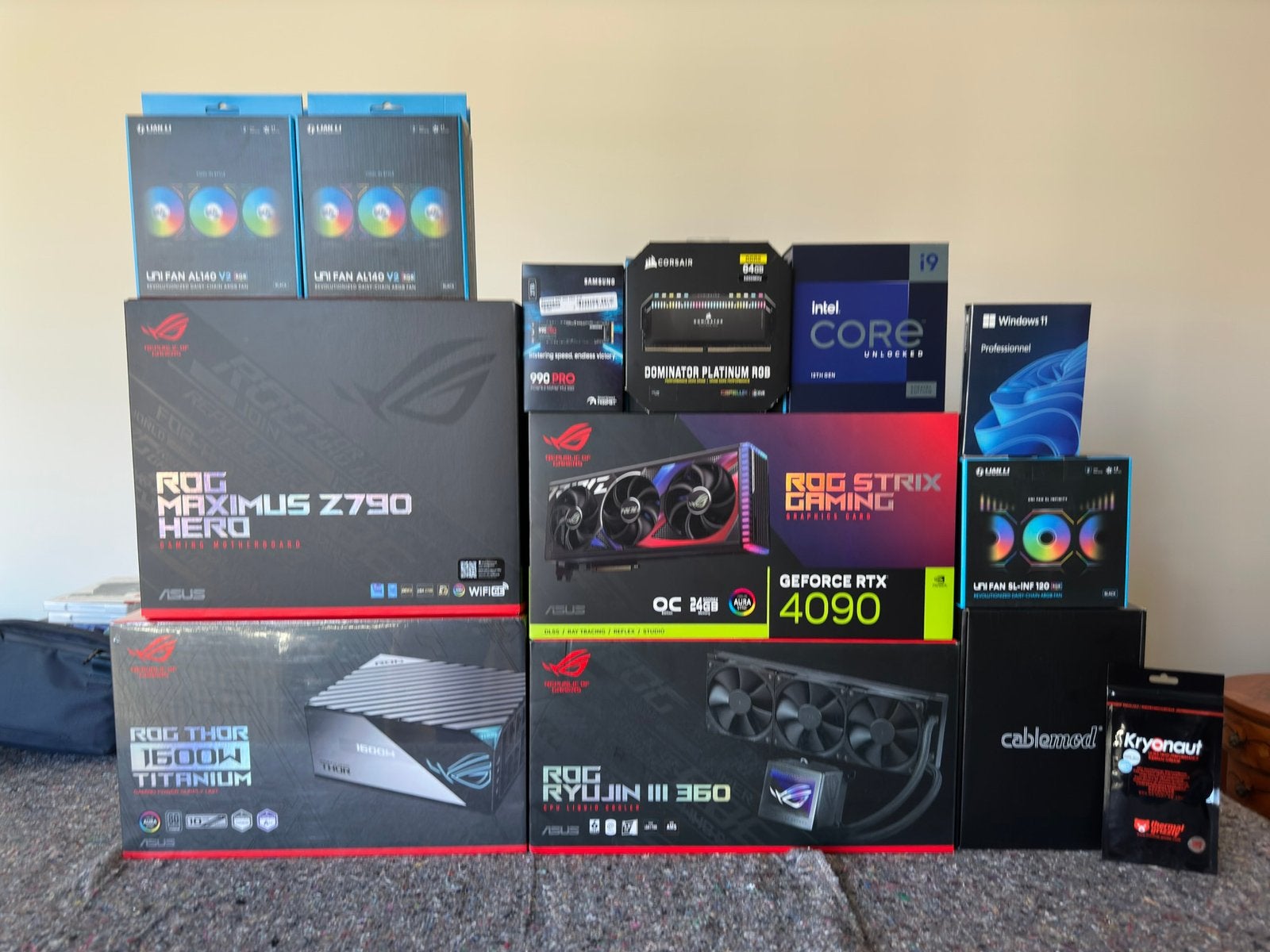 ASUS ROG RTX 4090 OC+ i9-13900KS volledige installatie, Computers en Software, Ophalen, 64 GB of meer, Zo goed als nieuw, Gaming