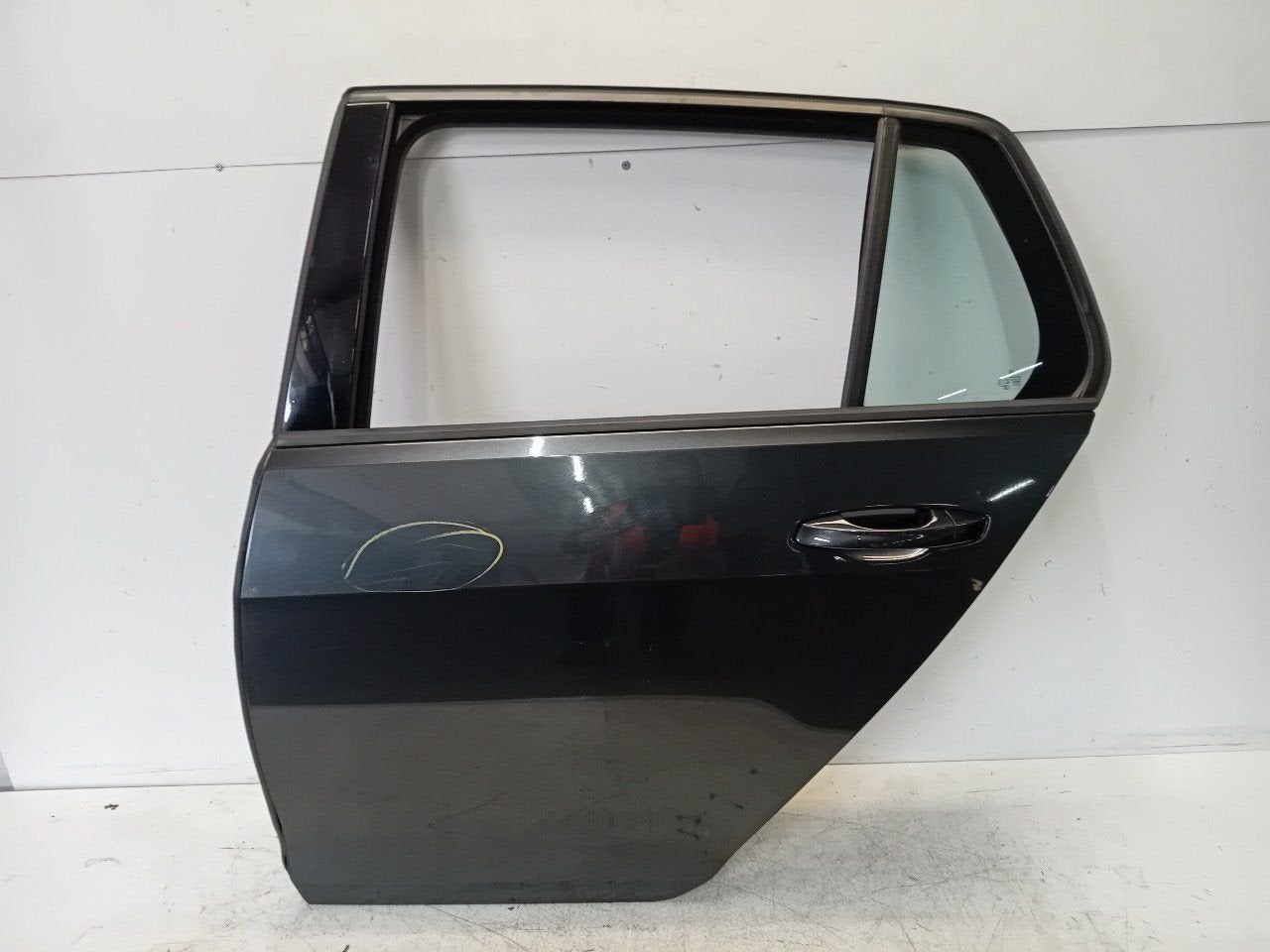 Portier links achter Volkswagen Golf, Onderdelen@venauto.nl, Van der Ven Autorecycling B.V., Gebruikt, Ettenseweg 76, 4706 PB Roosendaal, The Netherlands