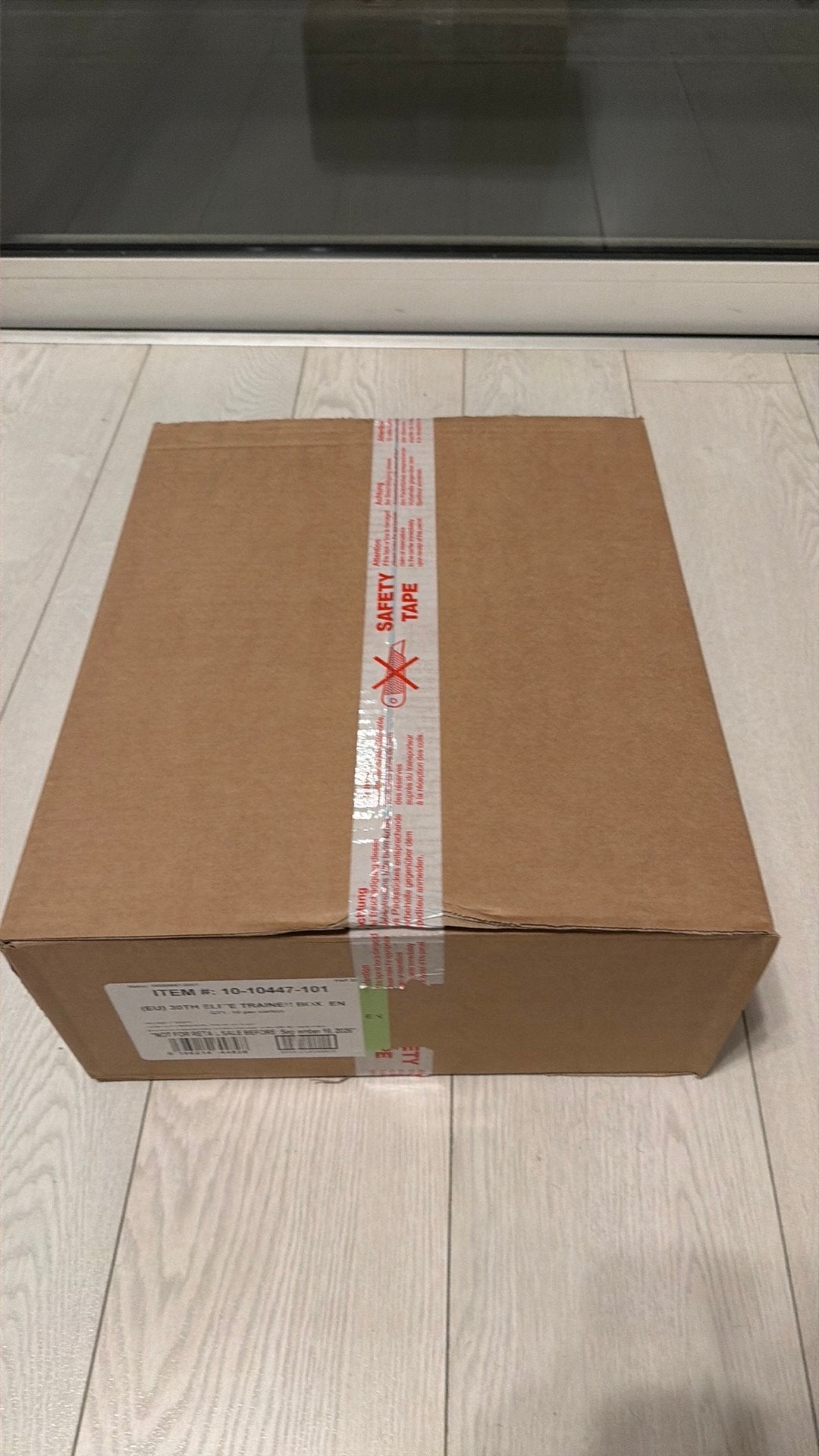 Pokemon 30th celebration sealed etb case, Ophalen, Nieuw