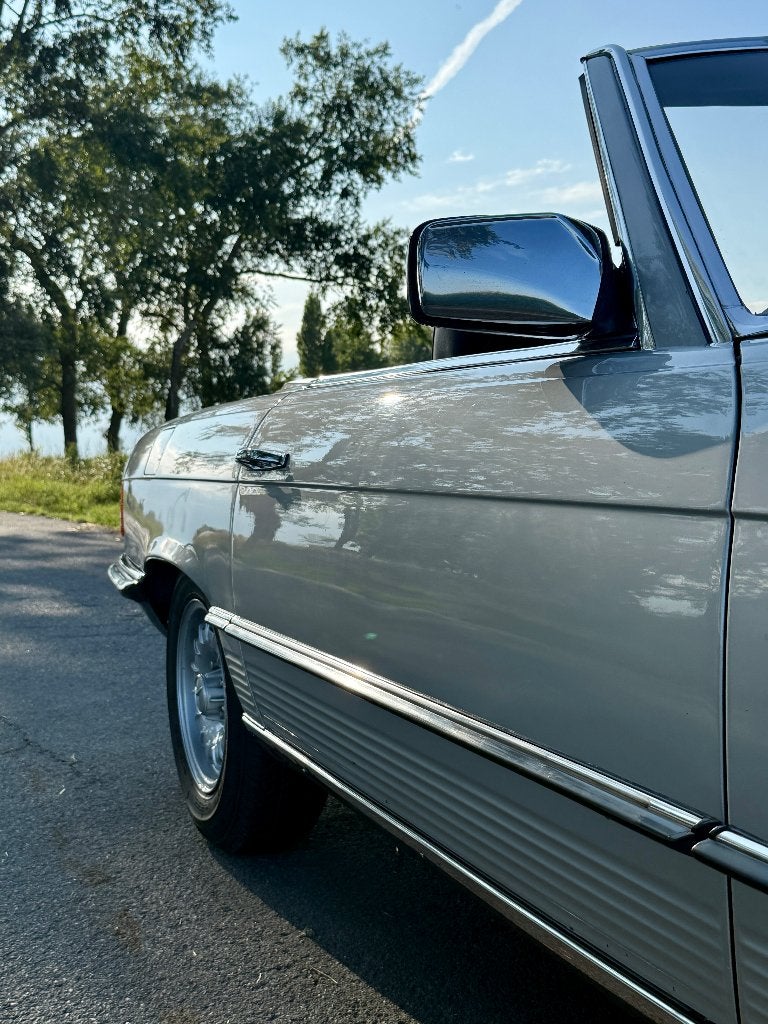 Mercedes R107 1977 SL280 in prachtige staat, Auto's, Beige, Cabriolet, Beige, Leder