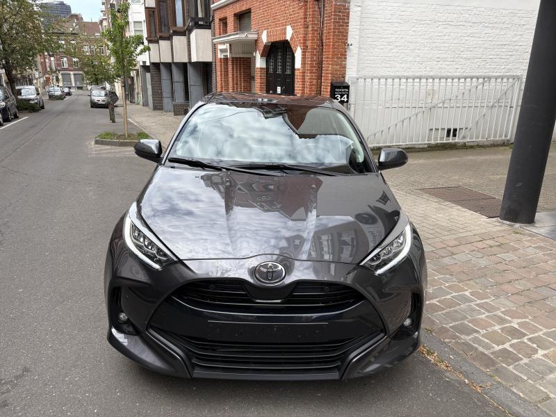 Toyota Yaris Iconic, Argent ou Gris, Euro 6, Noir, 5 portes
