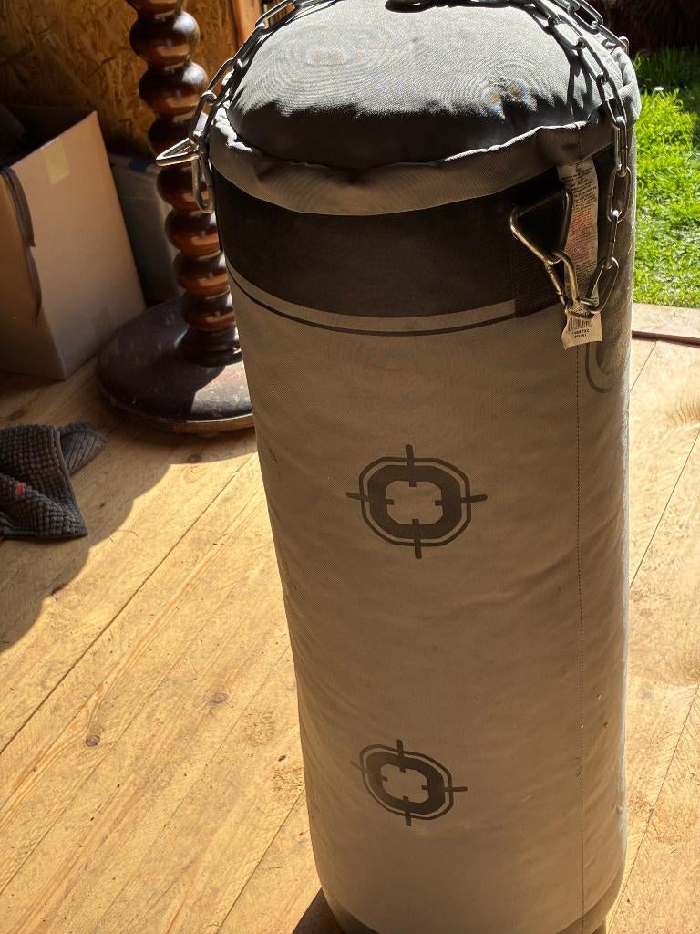sac de boxe, gants,..., Sports & Fitness, Boxe, Enlèvement, Utilisé, Accessoire de boxe