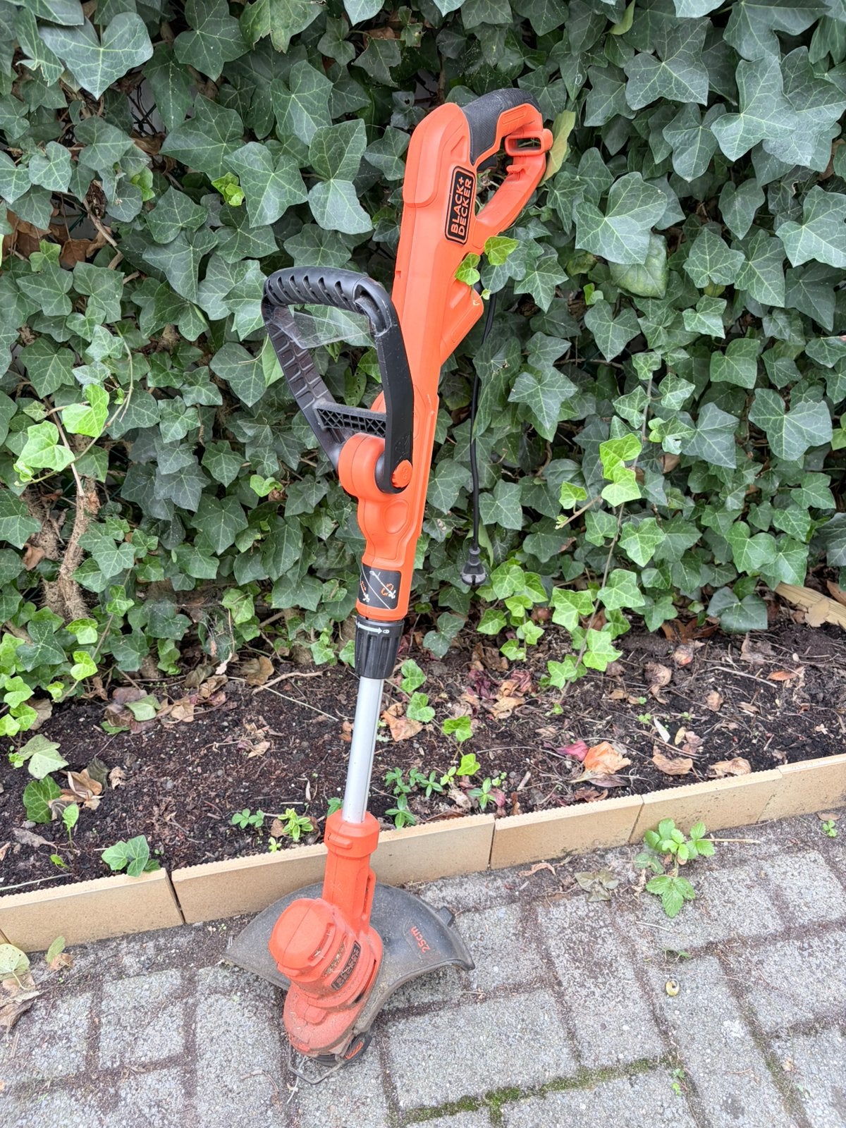 Coupe-Bordure Black+Decker, Enlèvement ou Envoi, Utilisé, 10 à 30 cm, Électrique