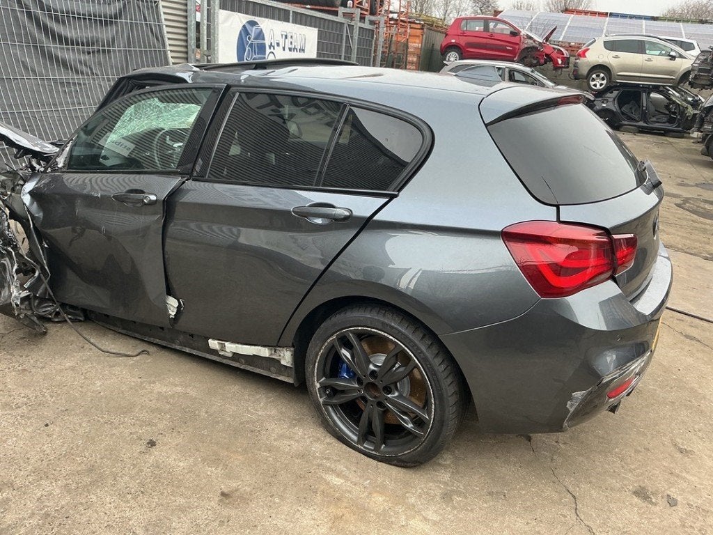 PORTIERRUIT LINKS ACHTER M1 (F20) (|7242559|51357242559|), Gebruikt, BMW, Petuelring 130
80809  München, DE, Bayerische Motoren Werke AG