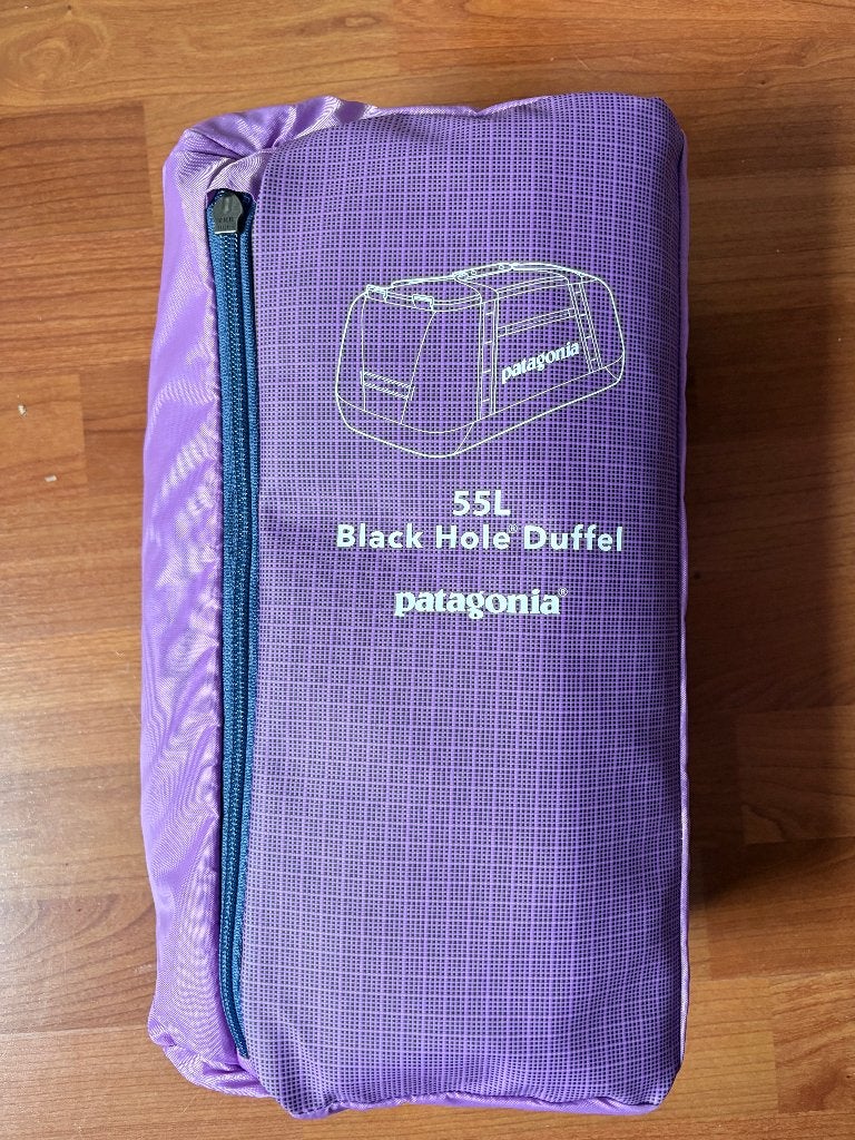 Patagonia black hole 55 liter brisk purple, Handtassen en Accessoires, Tassen | Reistassen en Weekendtassen, 40 tot 60 cm, 30 cm of meer