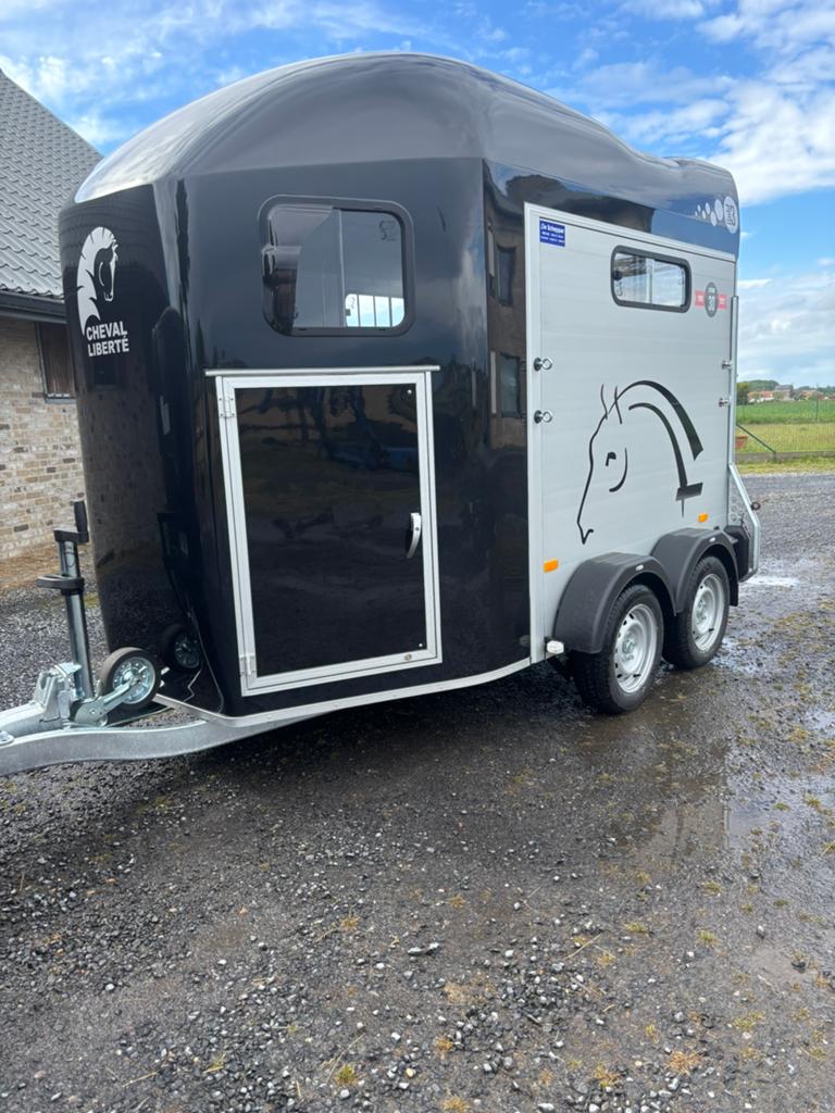 2 paards trailer te huur, Dieren en Toebehoren, Ophalen, Nieuw, Aluminium, 2-paards trailer