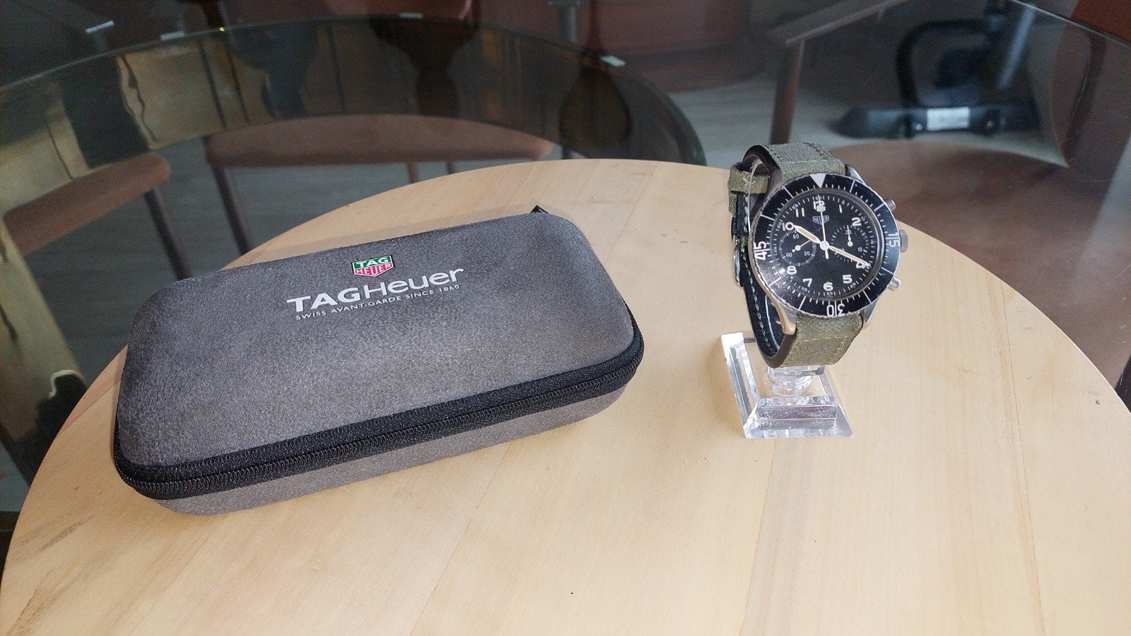 HEUER BUNDESWEHR 1550 SG, Bijoux, Sacs & Beauté, Enlèvement ou Envoi