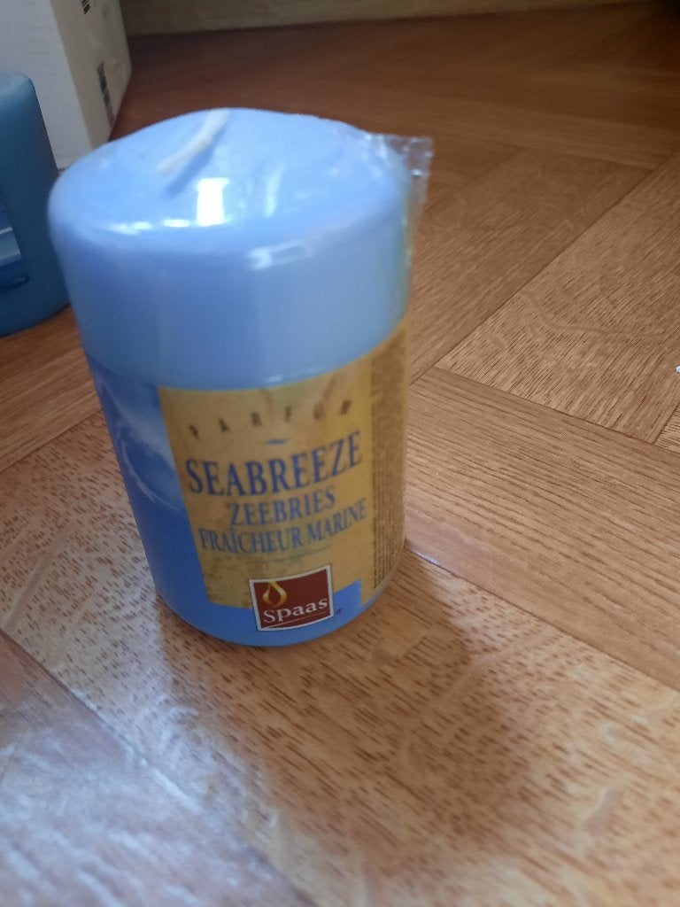 nieuwe blauwe geparfumeerde cylinderkaars zeebries van spaas, Ophalen of Verzenden, Nieuw