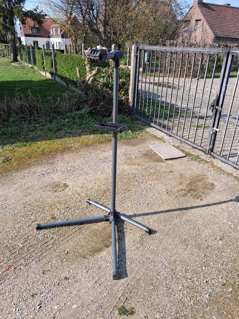 Fietsstandaard - werkplaats - onderhoud, Ophalen of Verzenden, Zo goed als nieuw, Framegereedschap