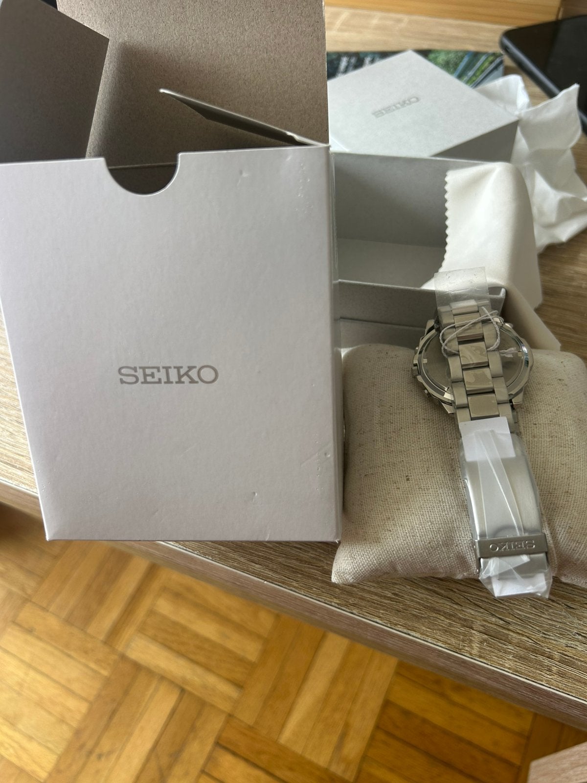 Montre Seiko neuve ( full set ), Bijoux, Sacs & Beauté, Montres | Hommes, Comme neuf, Seiko, Enlèvement ou Envoi