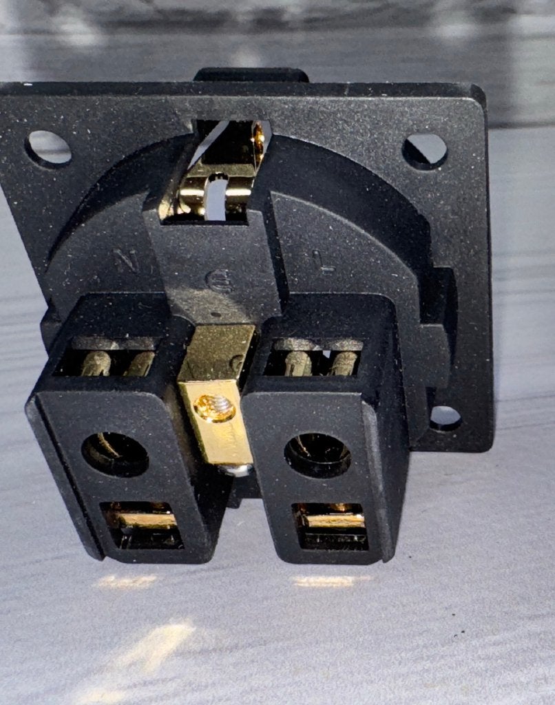 Furutech FI-E30 NCF stopcontact, TV, Hi-fi & Vidéo, Enlèvement, Neuf, Moins de 2 mètres, Autres câbles