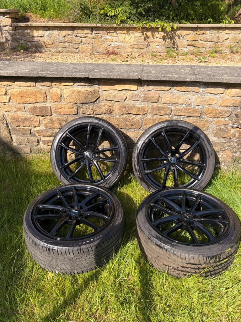 Pneus avec jante 225/40 R18, Enlèvement, Pneus été, Pneu(s)