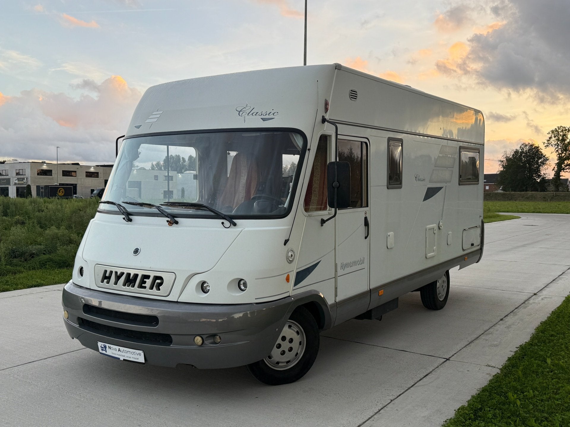 Hymer BC 595 Classic 2.8 JTD, Hefbed, U-Salon, 12M Garantie, Caravanes & Camping, Entreprise, Boîte manuelle, Intégral, Diesel