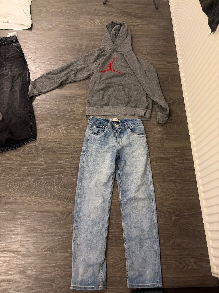 2 mooie outfits voor 12-13 jarige, Enlèvement ou Envoi, Nike, Autres tailles, Multicolore
