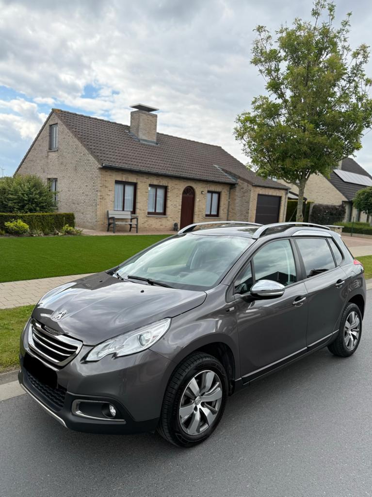 Peugeot 2008 1.2 Benzine Turbo Euro 6b van het jaar 2016, Auto's, Wit, Bedrijf, Elektrische ramen, Euro 6