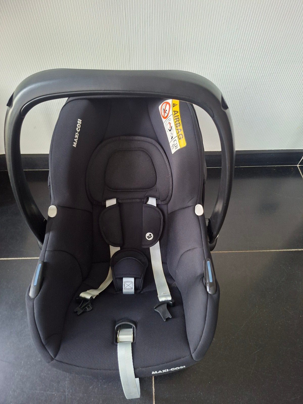 Maxi Cosi CabrioFix i-Size autostoel en twee CabrioFix i-Siz, Kinderen en Baby's, Autostoeltjes, Ophalen