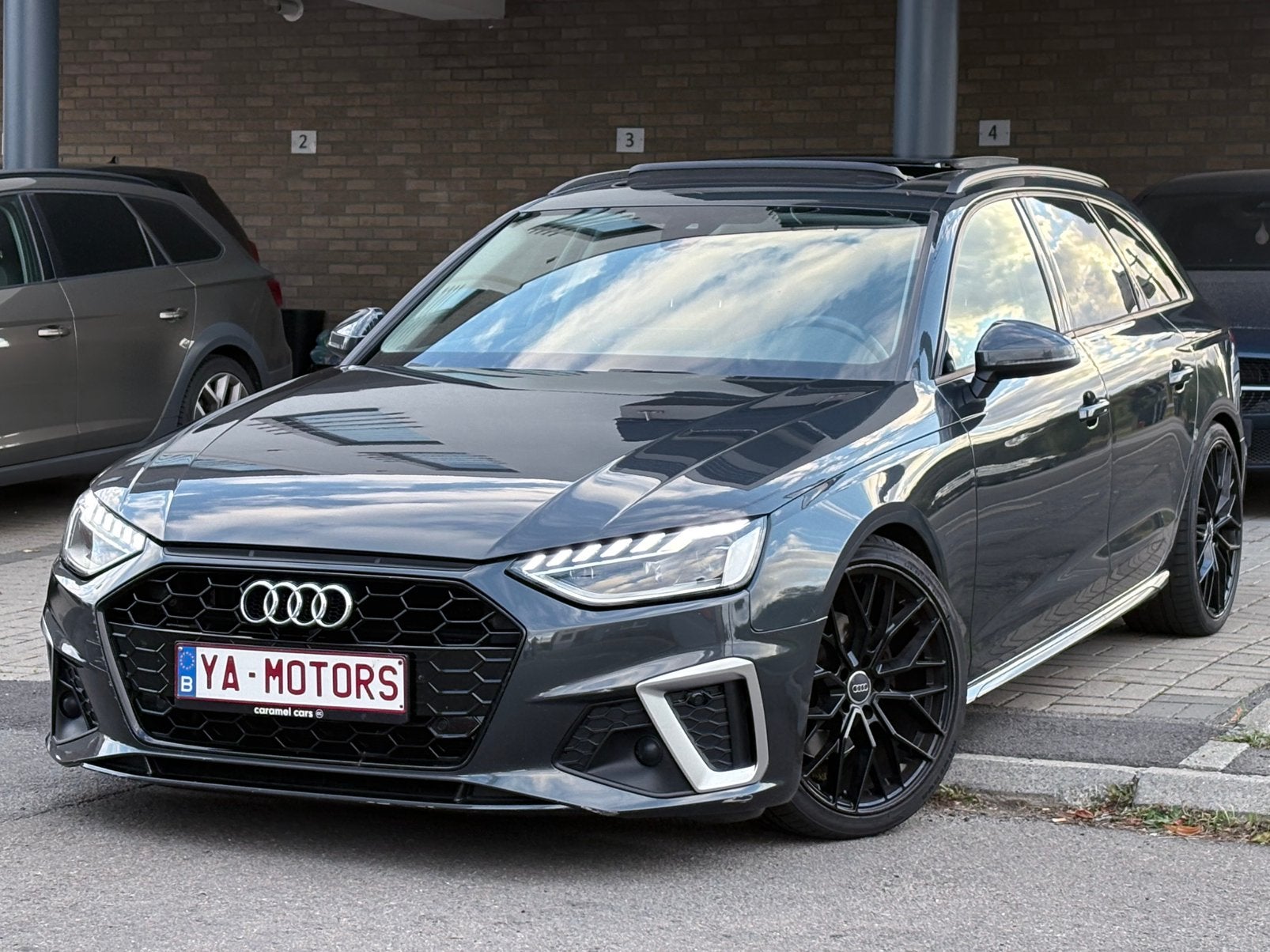 AUDI A4 - 2019 - Automatique - Pano - Matrix Led - Cockpit, Auto's, Euro 6, 4 cilinders, A4, Leder