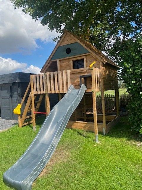 Cabane XXL en bois pour enfant, Enfants & Bébés, Enlèvement, Neuf, Toboggan