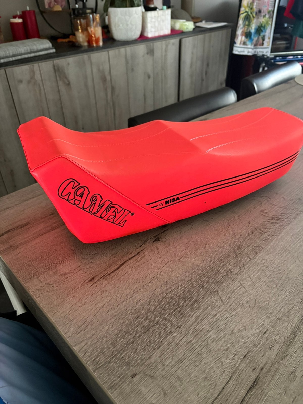 Honda camino ‘NOS lang zadel fluo pink, Fietsen en Brommers, Ophalen of Verzenden, Zo goed als nieuw, Zadel
