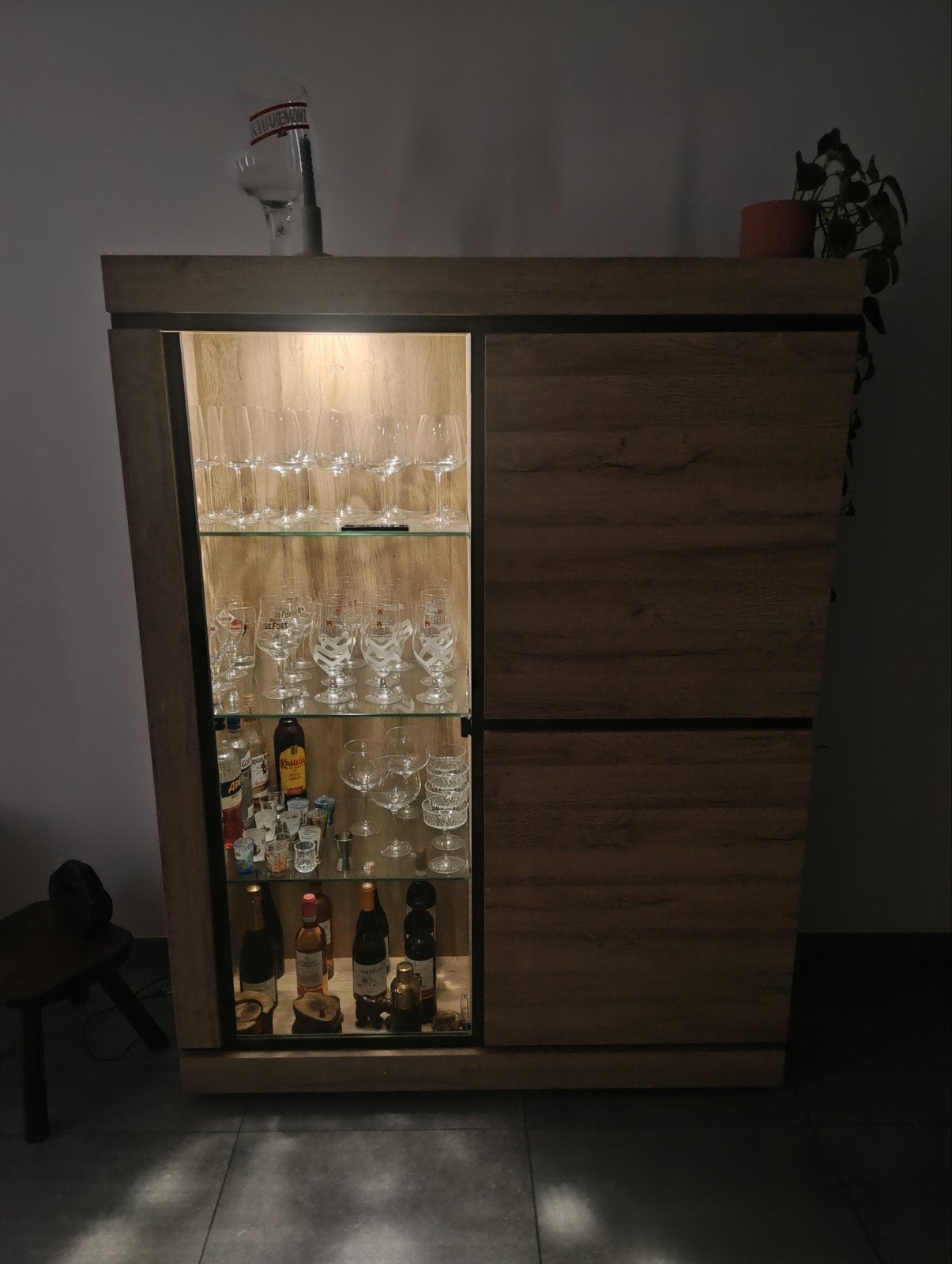 Vintrine kast, Ophalen, Gebruikt, 100 tot 150 cm, Met lade(s)