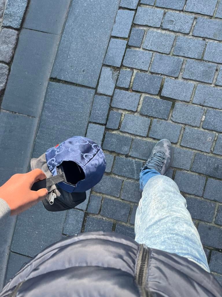 Gucci pet, Ophalen, Zo goed als nieuw