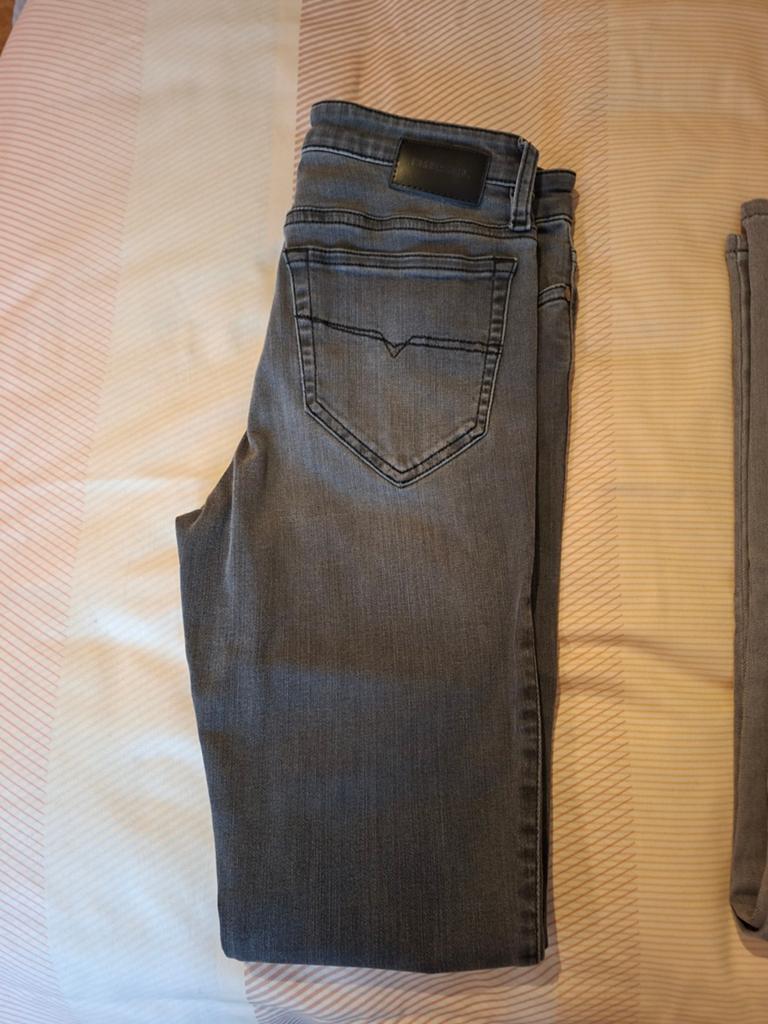 Diesel jeansbroek, Enlèvement