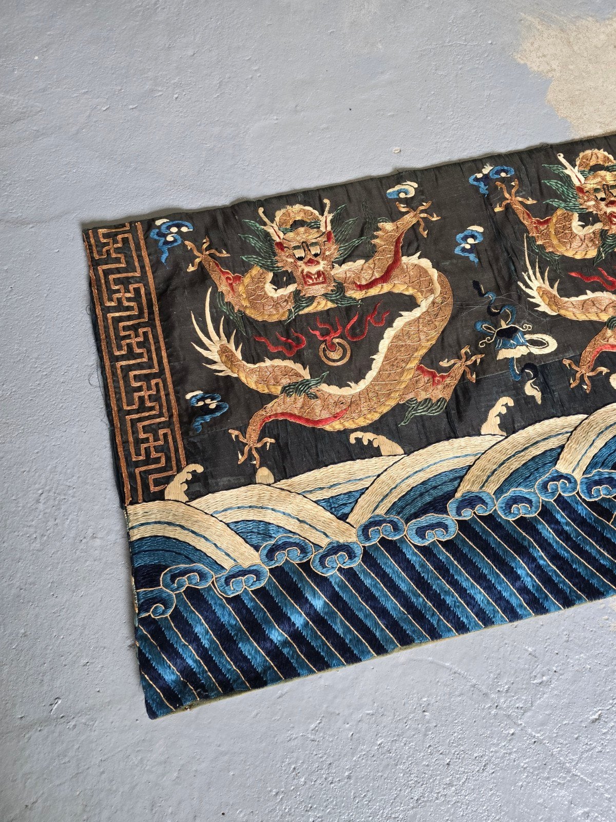 Antiek chinees borduurwerk, zijde brokaat, Ophalen
