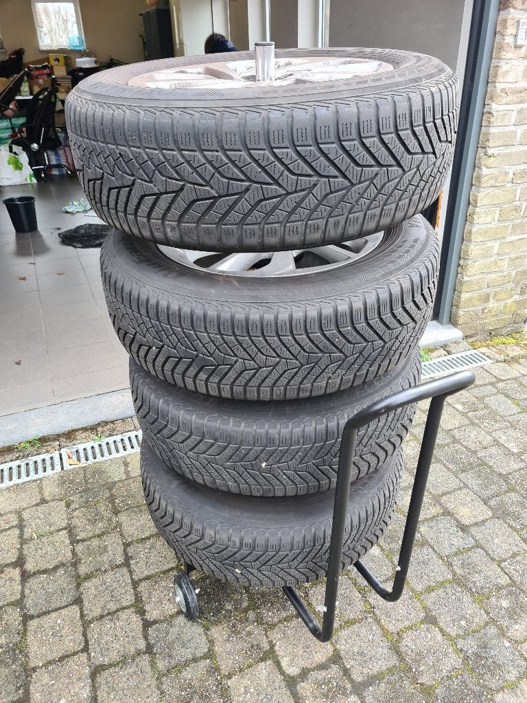 Winterbanden Hyundai Tucson, Auto-onderdelen, Banden en Velgen, Ophalen, Gebruikt, Banden en Velgen, 17 inch