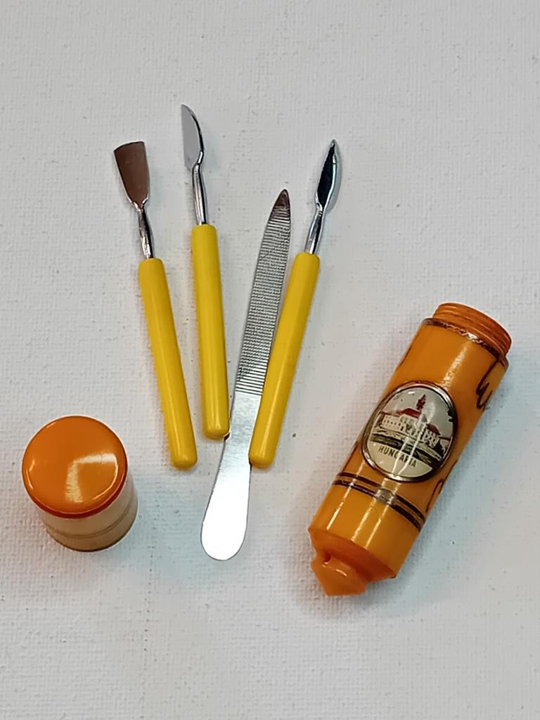 Vintage manicureset voor op reis - Souvenir Hongarije 1970, Handtassen en Accessoires, Overige Accessoires, Verzenden