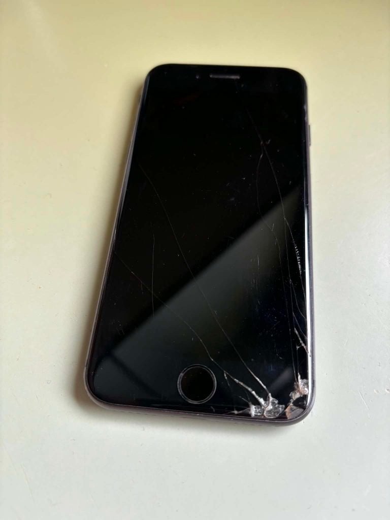 iPhone 8, Avec simlock (verrouillage SIM), 94 %, 128 GB, Enlèvement ou Envoi