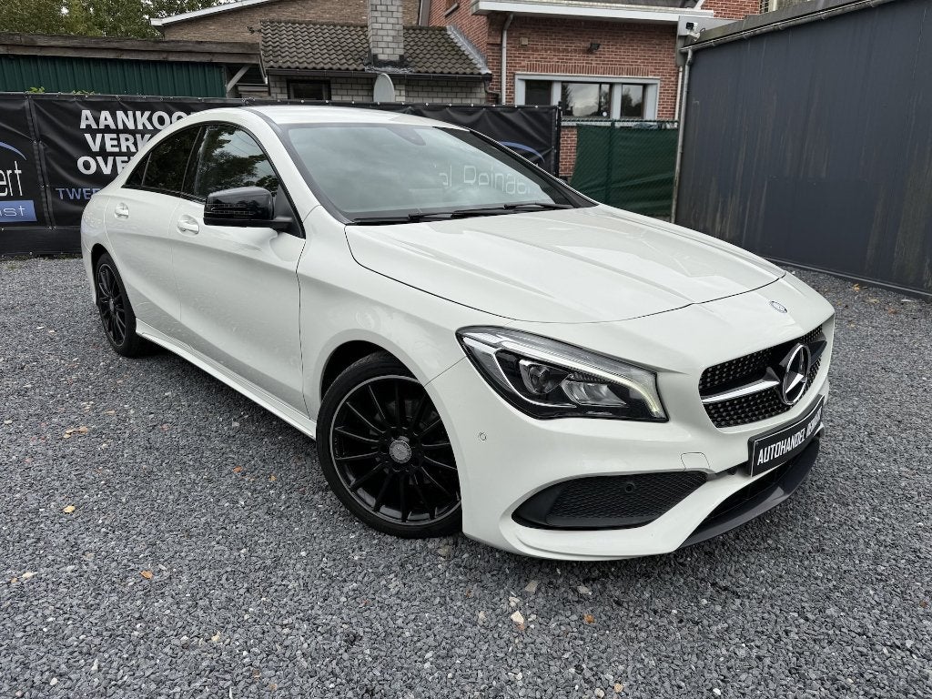 Mercedes CLA 180i AMG Line Night Pack, 2016, 92.000 km, Xeno, Autos, CLA, Euro 6, Entreprise, Boîte manuelle