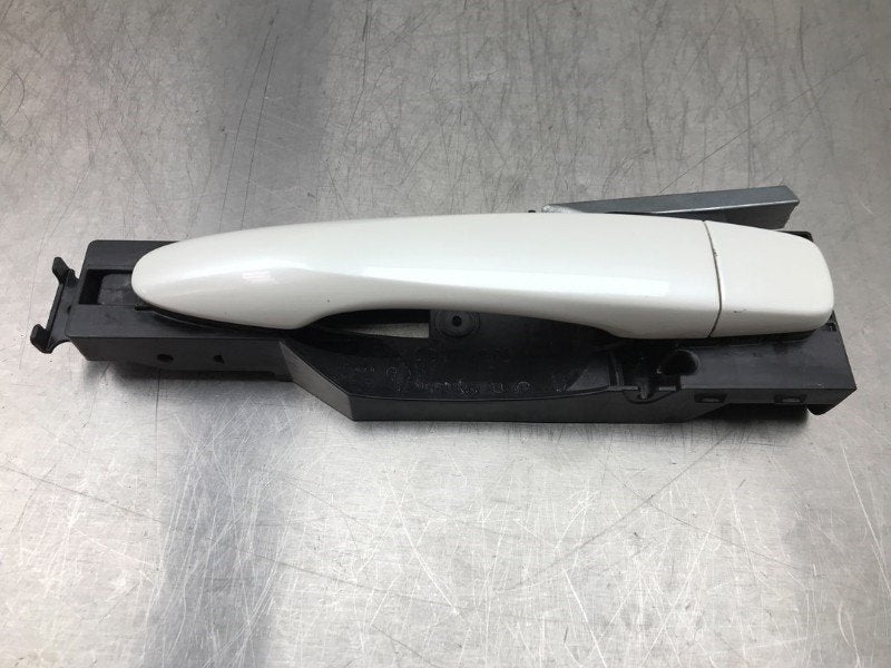 POIGNEE EXTERIEURE ARRIÈRE GAUCHE Nissan Qashqai (J11), Utilisé, Arrière, Nissan