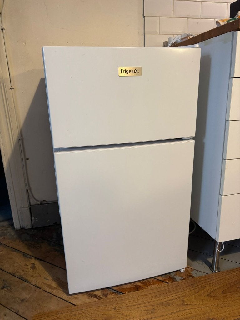 FRIGO TABLE TOP AVEC CONGELATEUR, Classe énergétique A ou plus économe, Avec compartiment congélateur, Comme neuf, Enlèvement