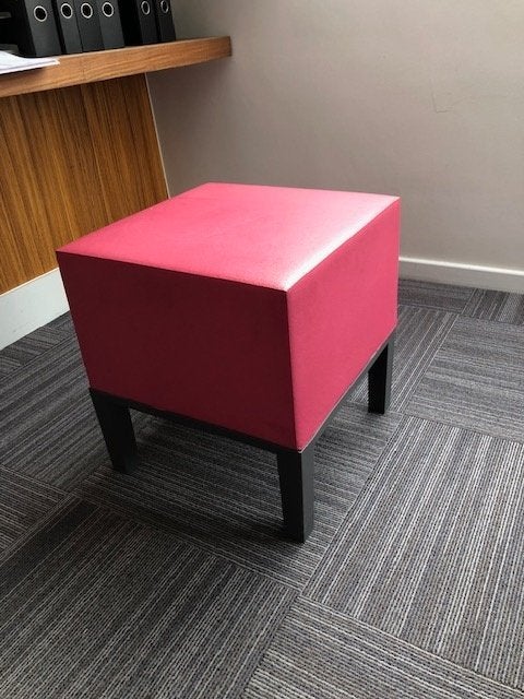 Primary Poef Quinze and Milan, Huis en Inrichting, Stoelen, Ophalen, Kunststof, Overige kleuren, Design