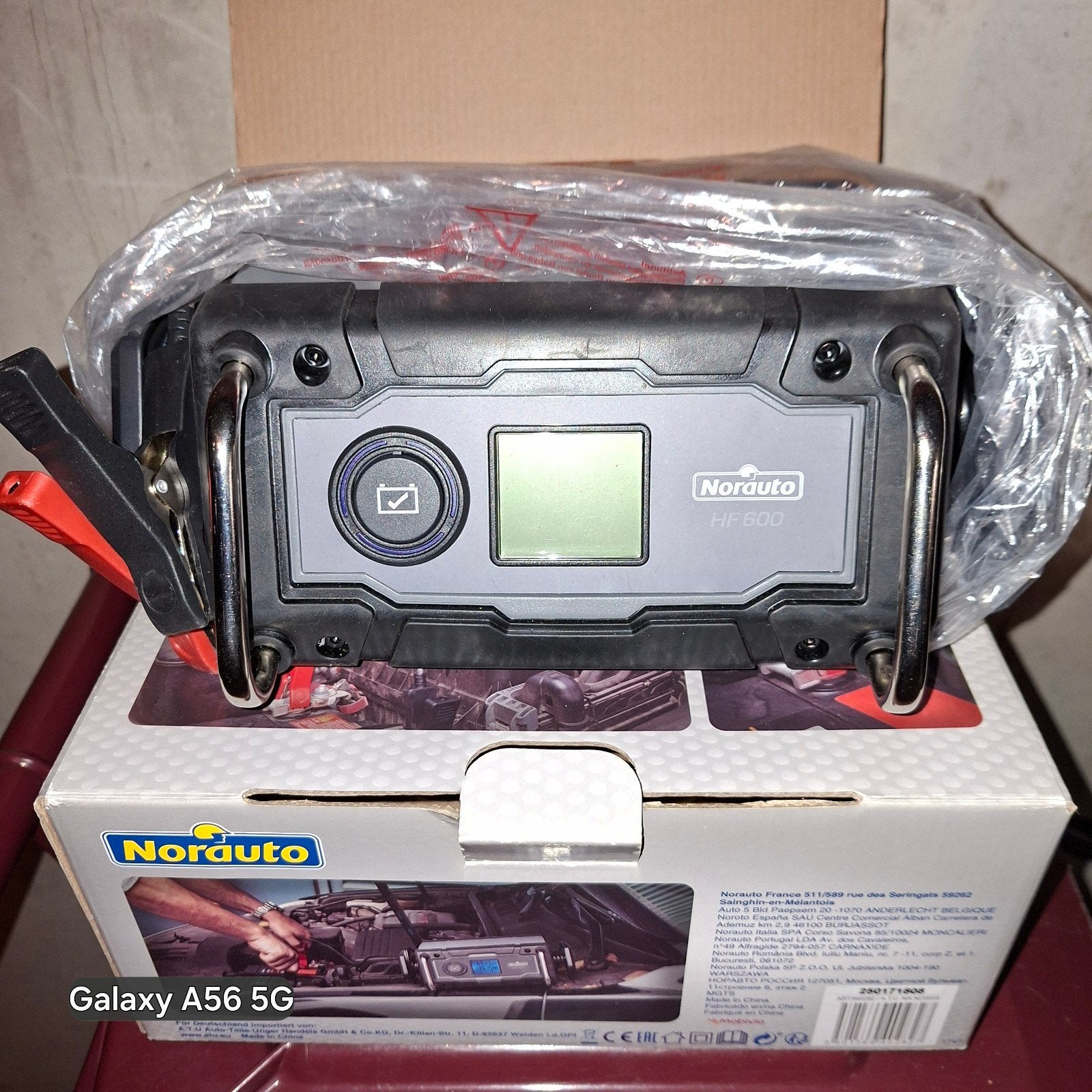 NIEUW IN DOOS: Norauto HF 600 volautomatische acculader, Autos : Pièces & Accessoires, Enlèvement ou Envoi