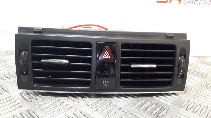 Grille aération tableau de bord d'un Mercedes C-Klasse, 3 mois de garantie, Utilisé, -, -