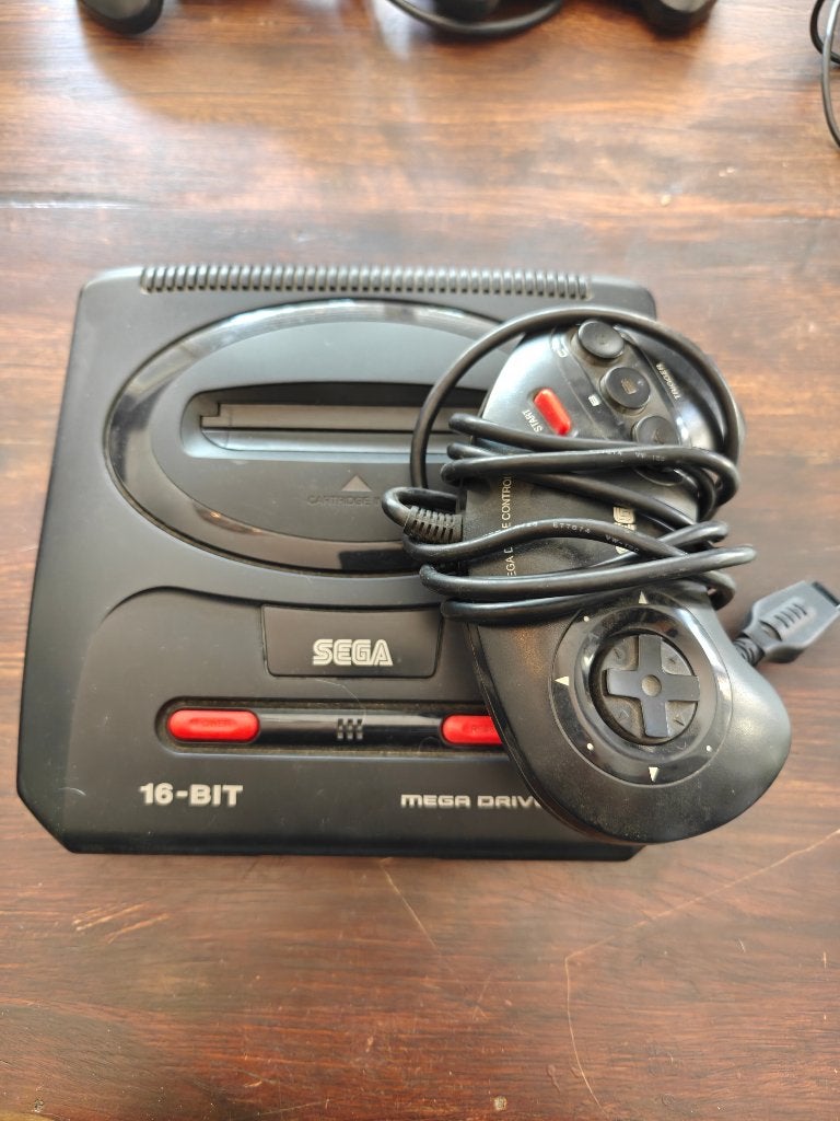 Sega Megadrive II + Games, Ophalen, Gebruikt, 2 spelers, Vanaf 7 jaar