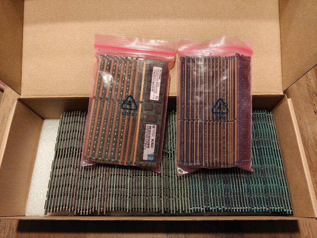 106x 8GB ddr3 server ram rdimm, Enlèvement ou Envoi, 1333-1600, 8 GB, DDR3