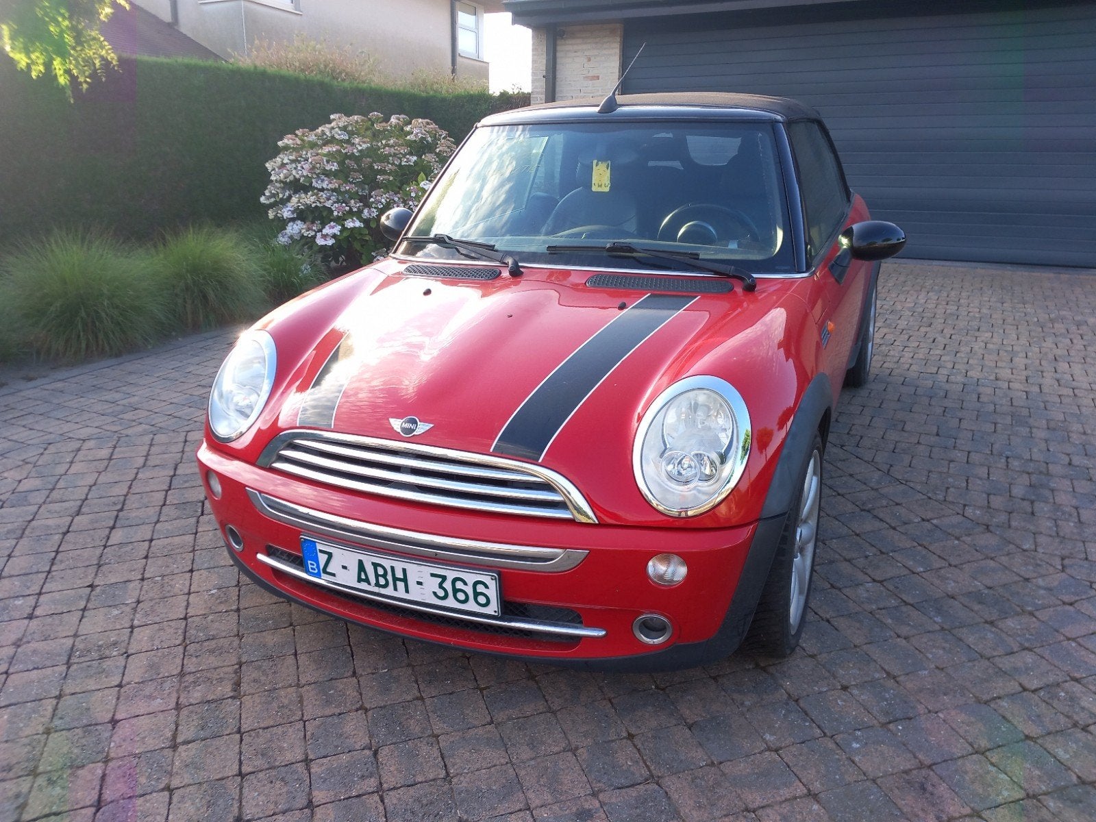 Mini Cabrio met leder, zeer goede staat. VERKOCHT !!!, Auto's, Voorwielaandrijving, 4 zetels, Zwart, 4 cilinders