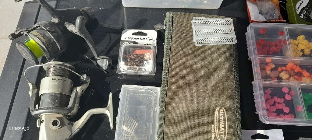 vend 4 lancer carpe ou autre avec accessoire info MP, Sports nautiques & Bateaux, Enlèvement, Utilisé, Canne à pêche complète