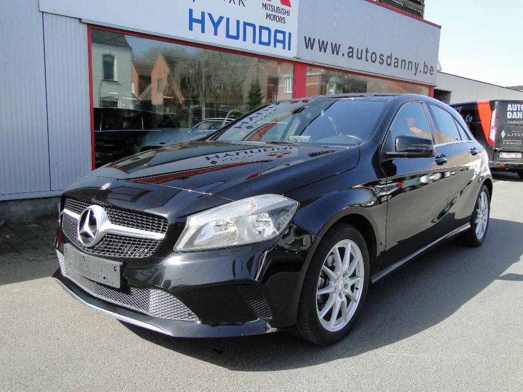 MERCEDES A180 URBAN NAVI 1 JAAR GARANTIE, Autos, Mercedes-Benz, 90 kW, Classe A, Euro 6, Entreprise