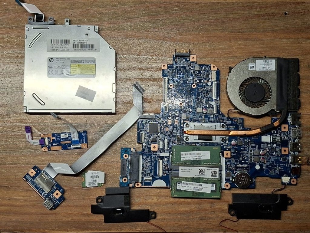 HP laptop onderdelen (hardware)., Computers en Software, Ophalen of Verzenden, Gebruikt, Intel Core i3