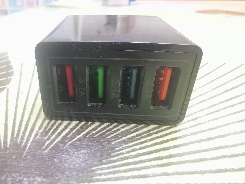 2 x GSM Lader met 4 USB poorten zwart/RGB, Telecommunicatie, Mobiele telefoons | Telefoon-opladers, Ophalen of Verzenden, Nieuw