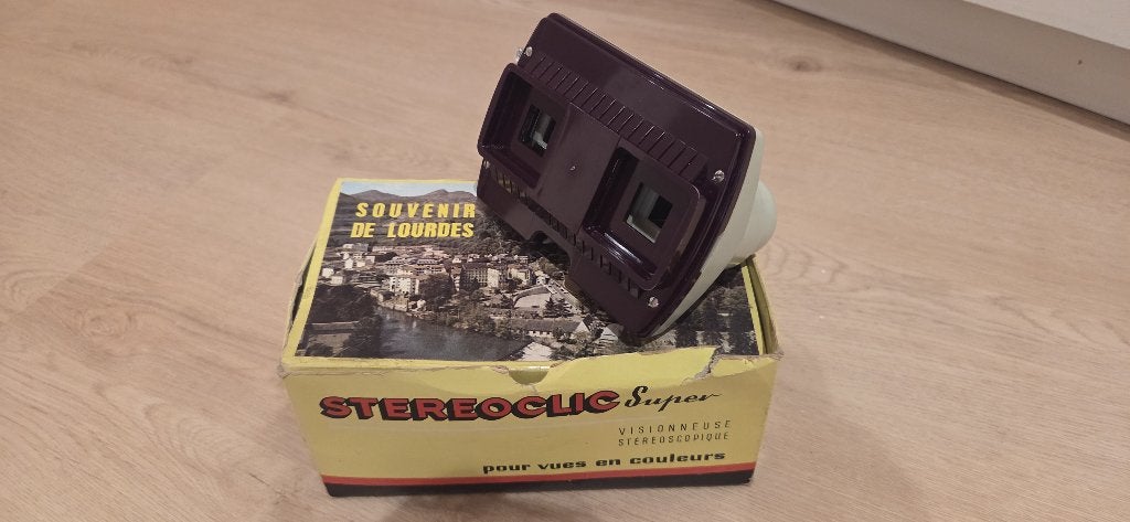 Vintage Stereoclic stereoscoop met Lourdes-foto’s, Enlèvement