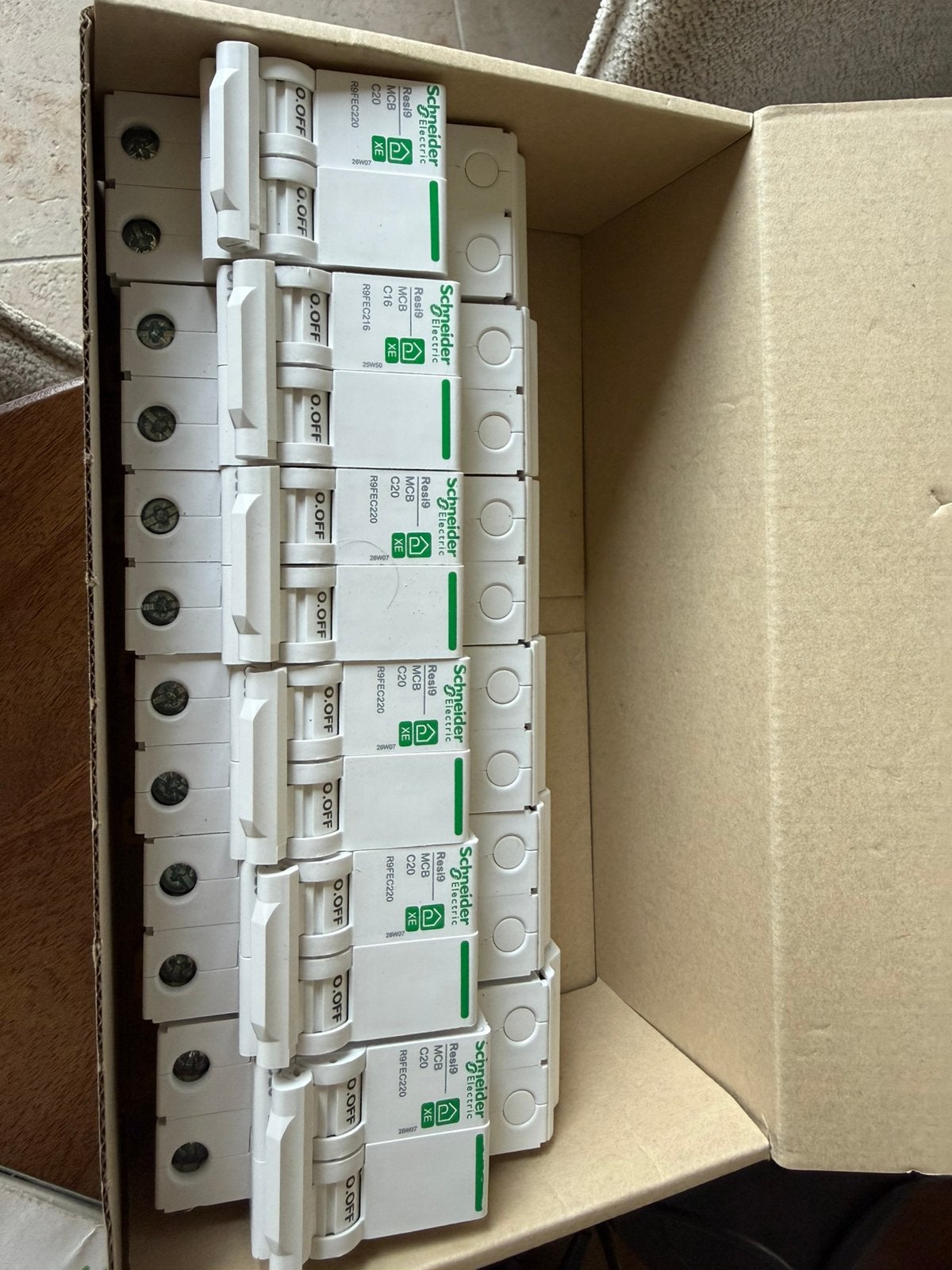 Nieuwe zekeringen, schneider c20 en c16, Ophalen, Nieuw, Schneider Electric, Overige typen