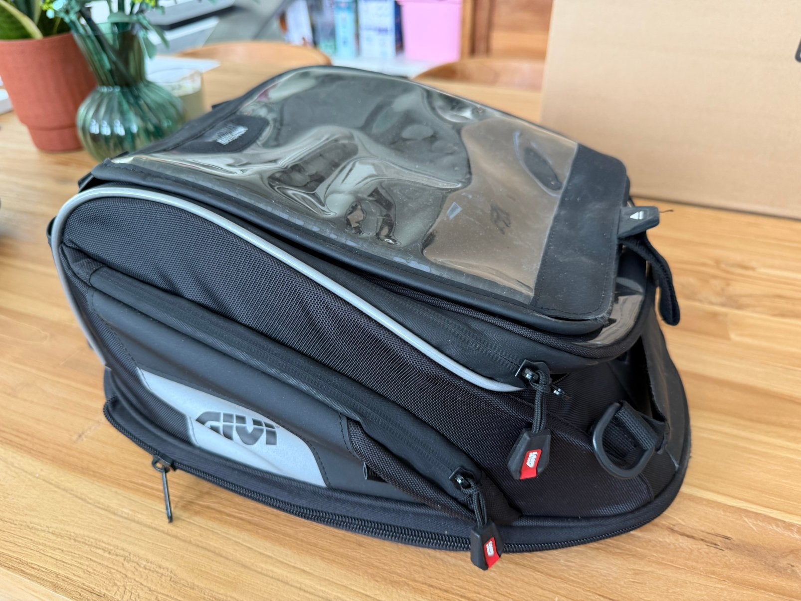Givi tanktas met lockringsysteem weinig gebruikt, Motoren, Ophalen, Zo goed als nieuw