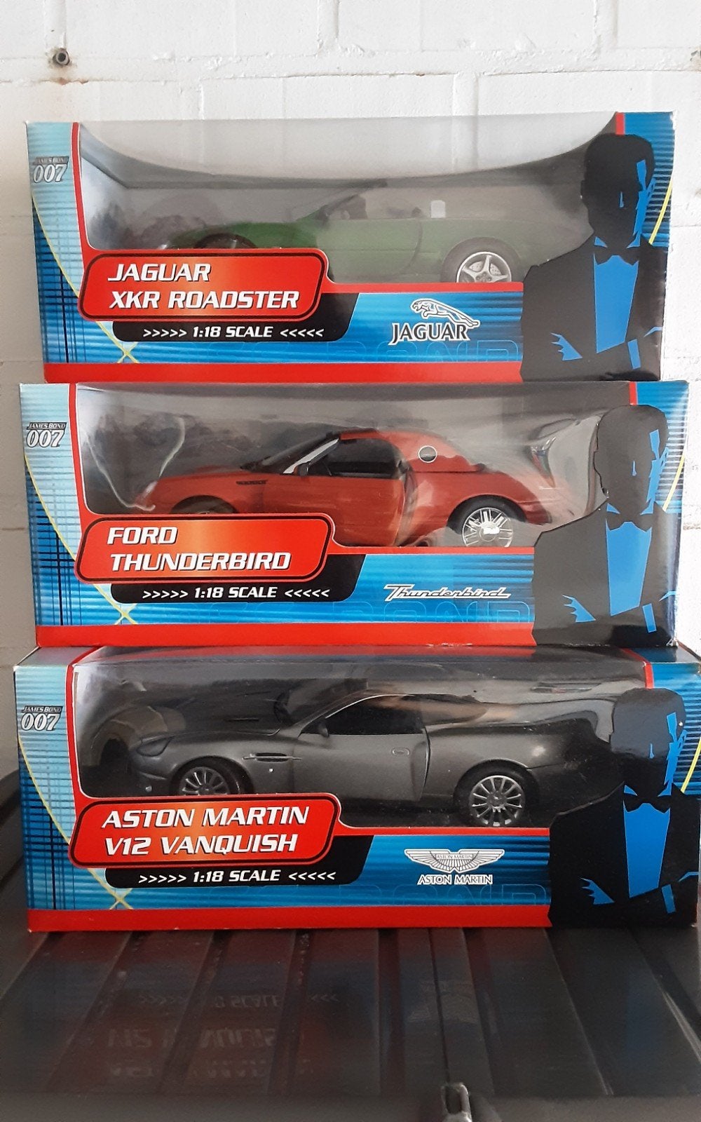 Minichamps James Bond 3X 1/18, Enlèvement ou Envoi, Utilisé, Voiture, MiniChamps